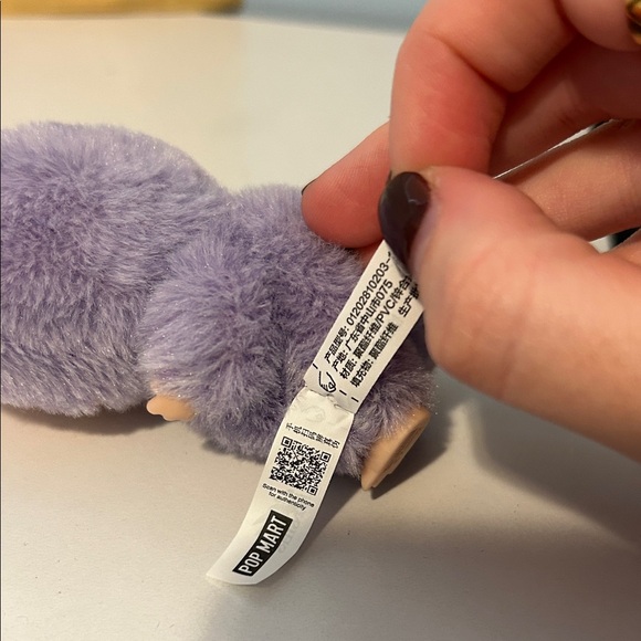 Pin For Love “?” Labubu - Picture 5 of 8